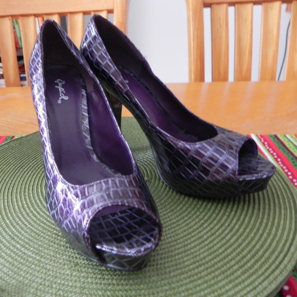 Qupid high heel shoes